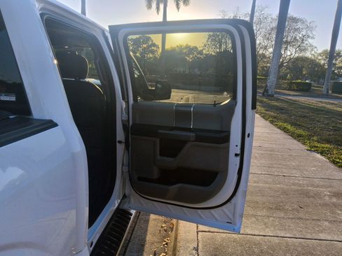 Used 2018 Ford F150 XLT w/ XTR Package image 28