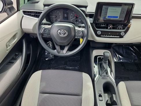 Used 2025 Toyota Corolla LE image 14