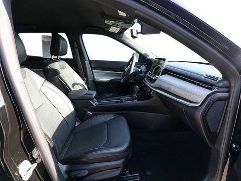 Used 2023 Jeep Compass Latitude AWD/4WD image 22