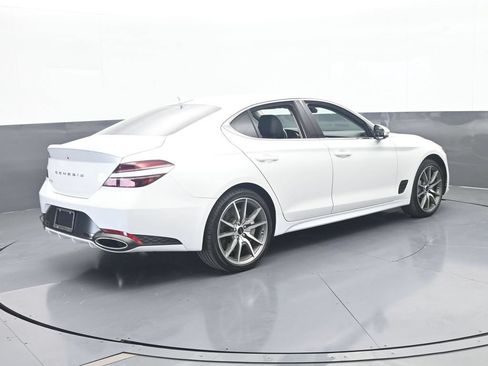 Used 2025 Genesis G70 2.5T RWD image 6