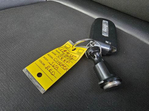 Used 2019 Jeep Cherokee Latitude Plus image 45