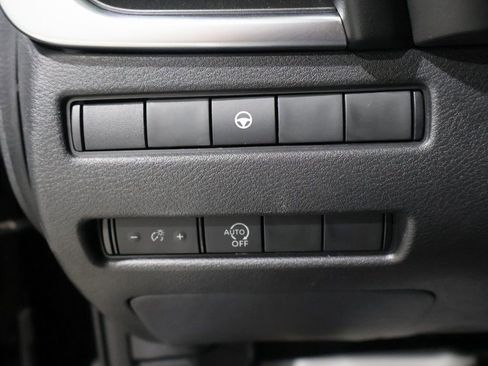 Used 2023 Nissan Rogue SV image 33