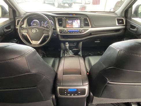Used 2016 Toyota Highlander XLE w/ Protection Package #3 AWD/4WD image 14