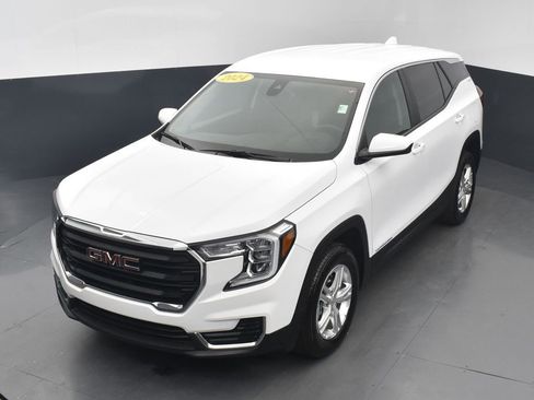 Used 2024 GMC Terrain SLE image 43