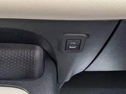 Used 2025 Toyota Corolla LE FWD image 18