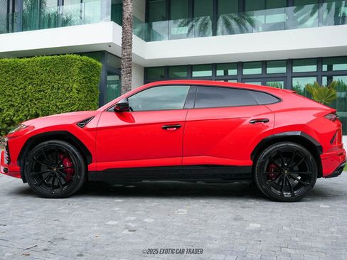 Used 2019 Lamborghini Urus image 3