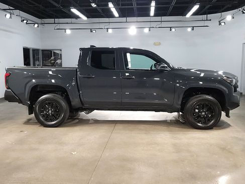 Used 2024 Toyota Tacoma SR image 8