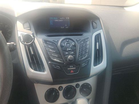 Used 2014 Ford Focus SE FWD image 15
