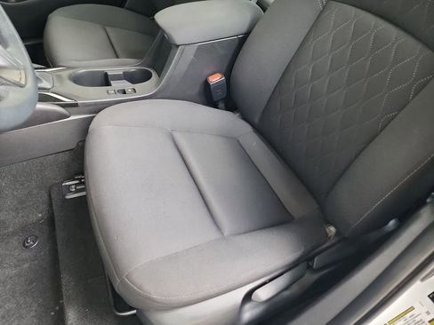 Used 2025 Toyota Corolla LE FWD image 17
