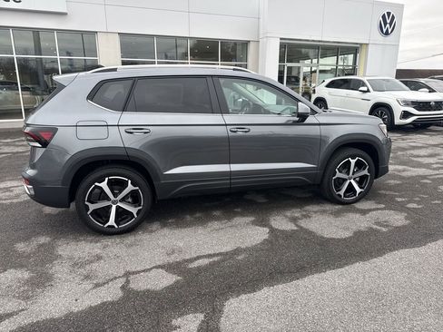 New 2026 Volkswagen Taos SEL AWD/4WD image 4