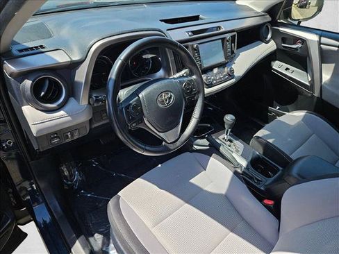 Used 2017 Toyota RAV4 XLE AWD/4WD image 10