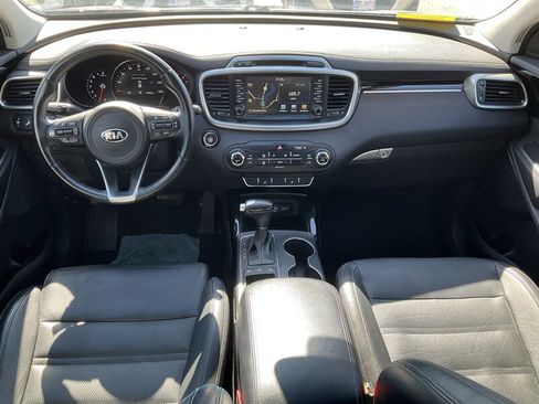 Used 2017 Kia Sorento SX image 15