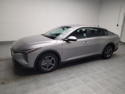 Used 2025 Kia K4 FWD image 2