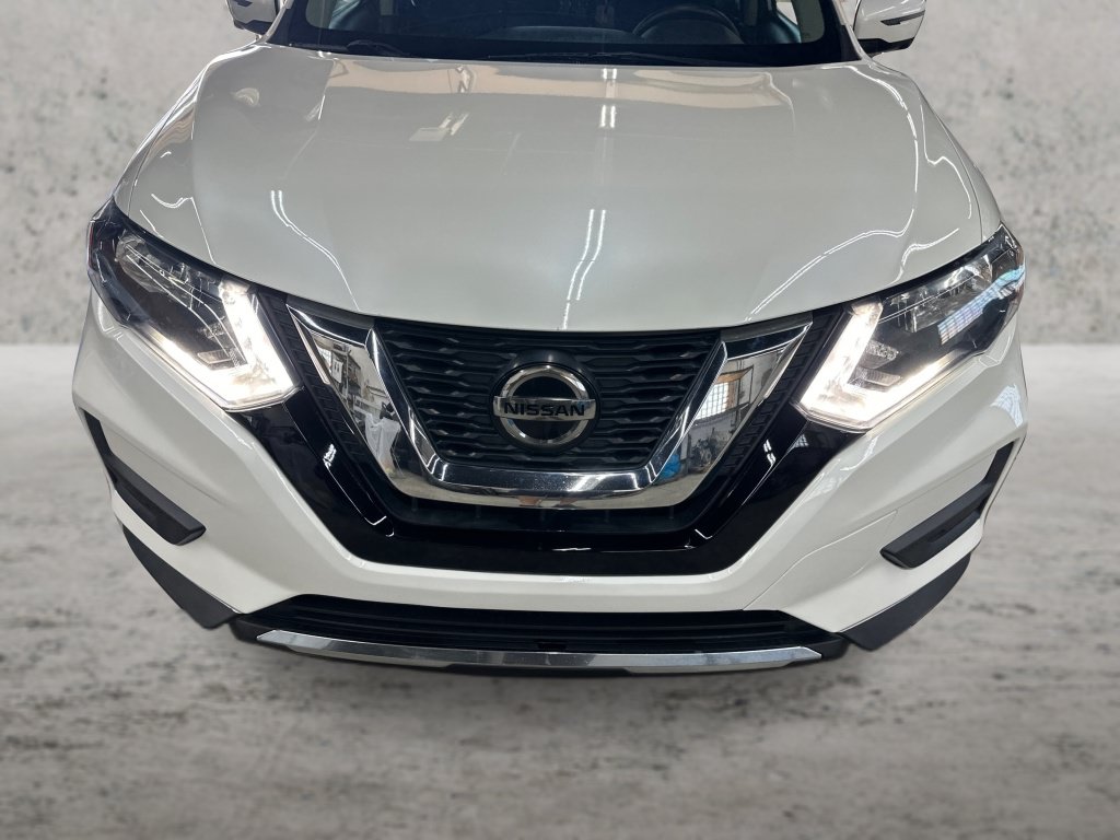 Used 2018 Nissan Rogue SV w/ Premium Package AWD/4WD image 13