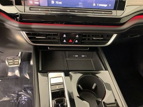 Used 2024 Volkswagen Atlas SEL Premium R-Line image 27