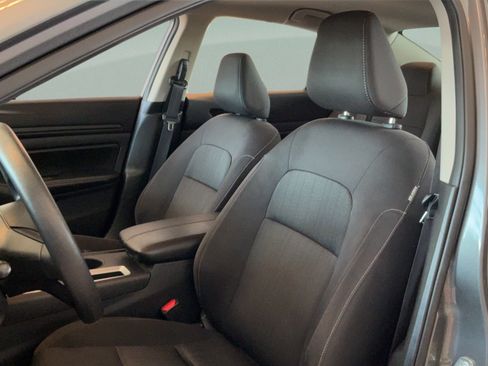 Used 2025 Nissan Altima 2.5 SV FWD image 19
