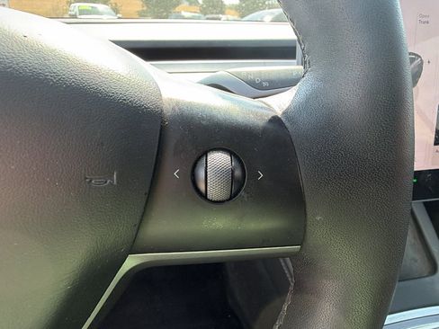 Used 2023 Tesla Model 3 Standard Range image 28