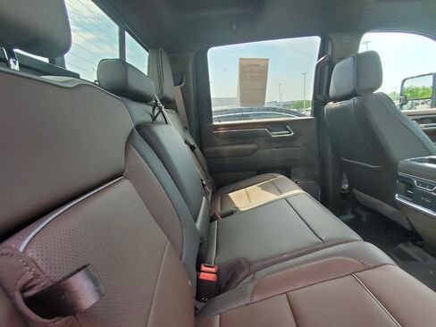 Used 2025 GMC Sierra 2500 Denali w/ Denali Reserve Package AWD/4WD image 6