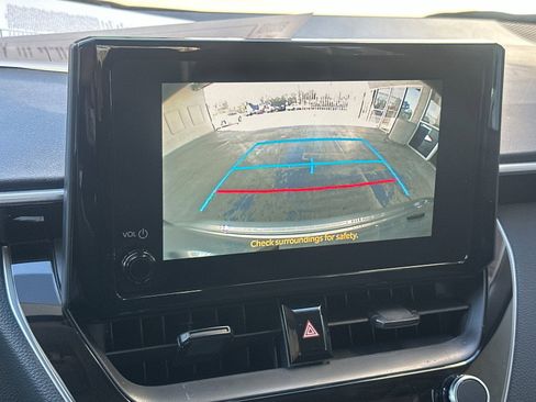 Used 2025 Toyota Corolla LE image 17