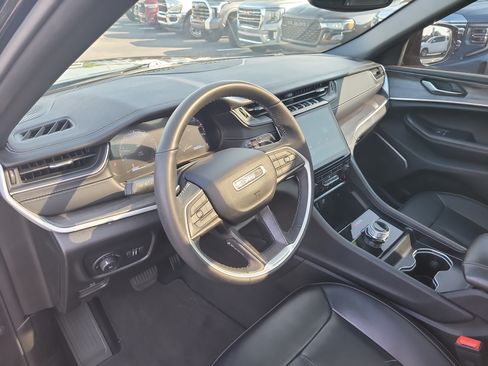 Used 2024 Jeep Grand Cherokee Limited w/ Black Appearance Package RWD image 20
