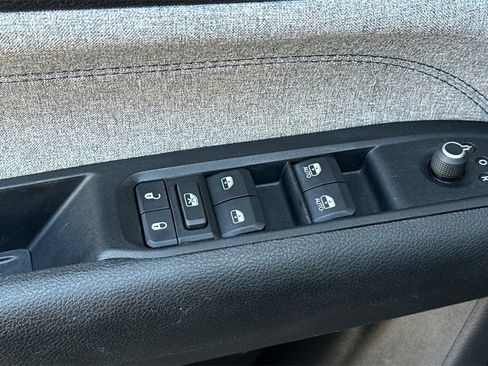 Used 2022 Jeep Compass Latitude image 12