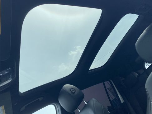 Used 2023 Mercedes-Benz GLB 250 4MATIC image 18