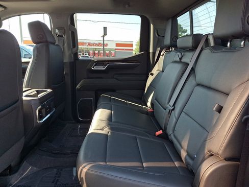 Used 2024 GMC Sierra 1500 Elevation w/ Elevation Premium Package AWD/4WD image 10