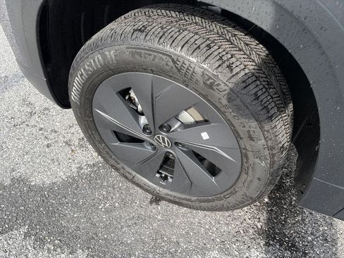 New 2026 Volkswagen Taos S FWD image 7