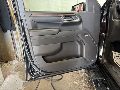 Used 2023 GMC Sierra 1500 SLT w/ SLT Premium Package AWD/4WD image 13