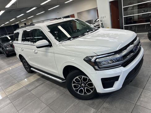 Used 2022 Ford Expedition XLT image 8