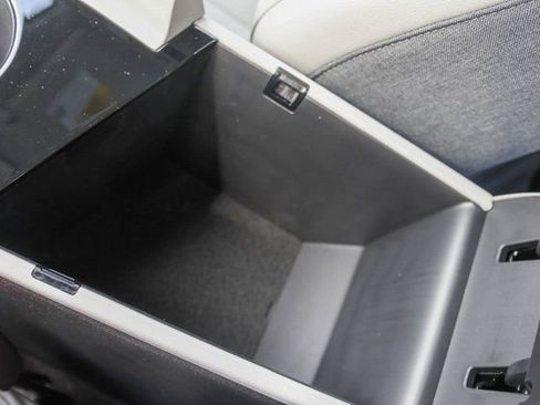 New 2026 Hyundai Elantra Limited image 17