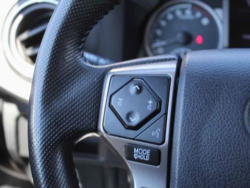 Used 2016 Toyota Tacoma SR5 w/ SR5 Appearance Package (SN) image 16