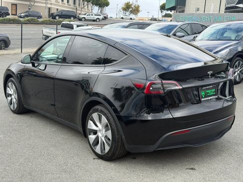 Used 2023 Tesla Model Y Long Range AWD/4WD image 7
