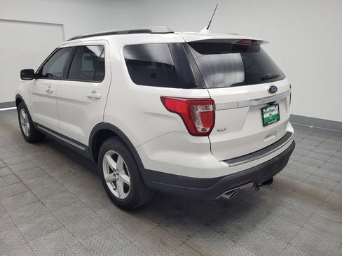Used 2018 Ford Explorer XLT w/ Equipment Group 202A FWD image 5
