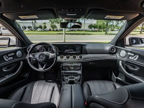 Used 2017 Mercedes-Benz E 300 4MATIC image 21