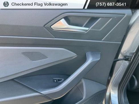 Used 2025 Volkswagen Jetta SE FWD image 26