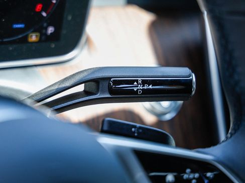 New 2025 Mercedes-Benz C 300 4MATIC Sedan image 20