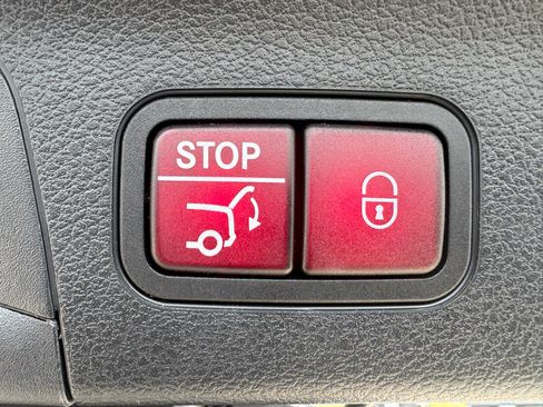 Used 2023 Mercedes-Benz GLS 450 4MATIC image 29