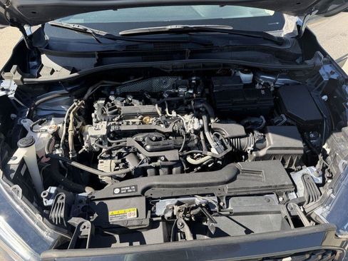 Used 2022 Toyota Corolla Cross L image 17