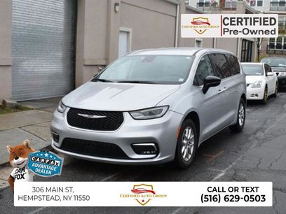 Used 2024 Chrysler Pacifica Touring-L