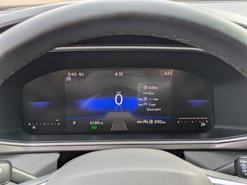 Used 2025 Volkswagen Taos SE image 14