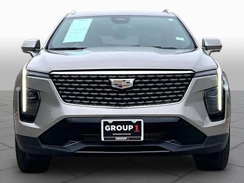 Used 2025 Cadillac XT4 Premium Luxury FWD image 4
