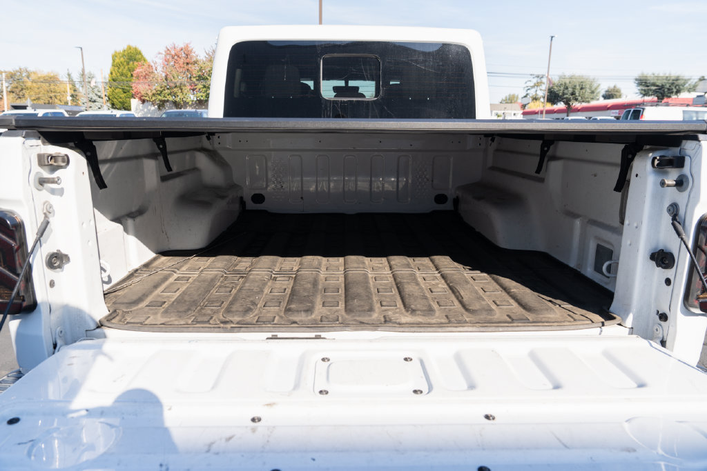 Used 2023 Jeep Gladiator Rubicon w/ Trailer Tow Package AWD/4WD image 8