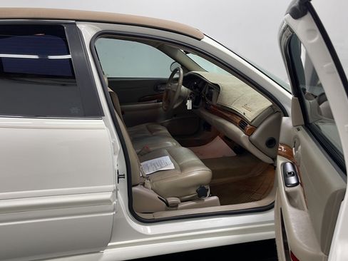 Used 2002 Buick Le Sabre Custom w/ Luxury Pkg FWD image 19