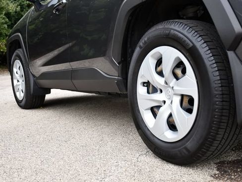 Used 2019 Toyota RAV4 LE w/ Carpet Mat Package FWD image 10