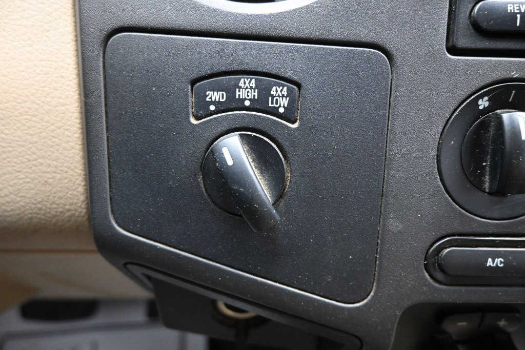 Used 2009 Ford F250 XL AWD/4WD image 18