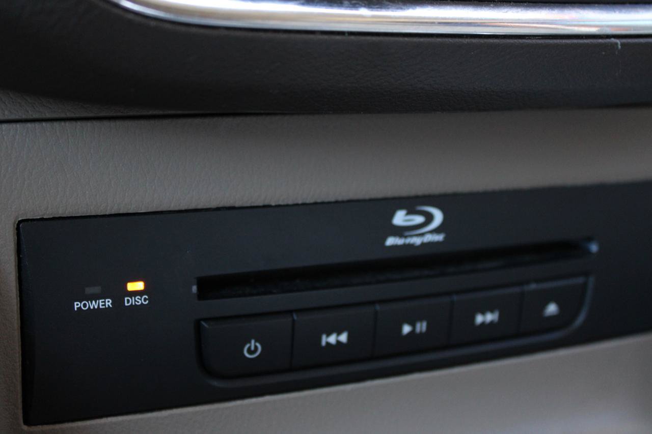 Used 2015 Chrysler Town & Country Touring-L w/ Driver Convenience Group FWD image 26