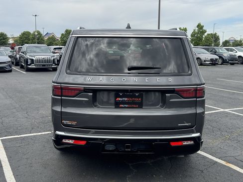 Used 2024 Jeep Wagoneer L Series III w/ Flexible Seating Group AWD/4WD image 11