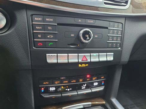 Used 2016 Mercedes-Benz E 350 4MATIC Sedan image 34