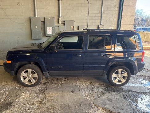 Used 2014 Jeep Patriot Latitude w/ Sun/Sound Group image 6